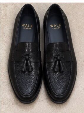 WALK London black Tino Tassel Loafer: size 6